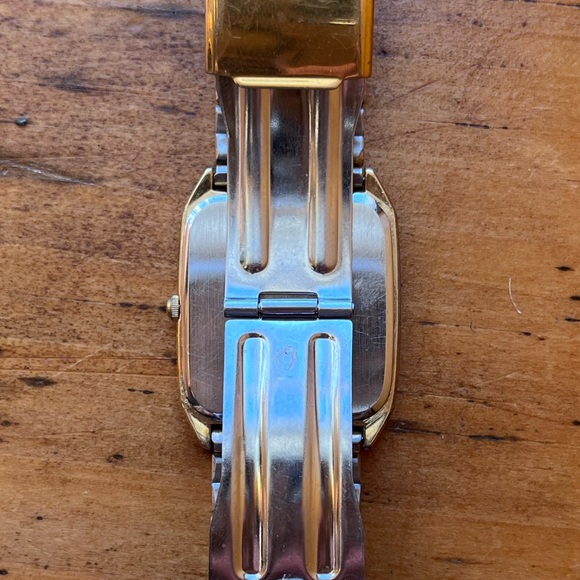 Seiko Gold Rectangular Watch - Picture 9 of 9